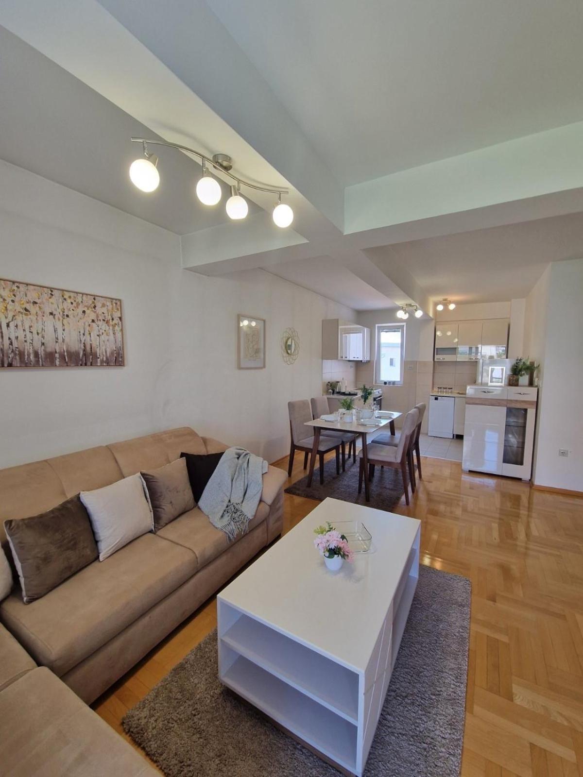 Kamche Lux Apartment Скопие Екстериор снимка